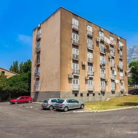 Apartment Yellow Duck - Center Makarska