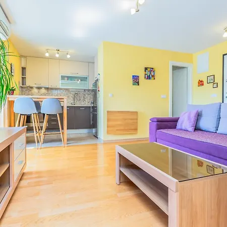Yellow Duck - Center Apartment Makarska