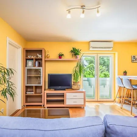 Apartment Yellow Duck - Center Makarska