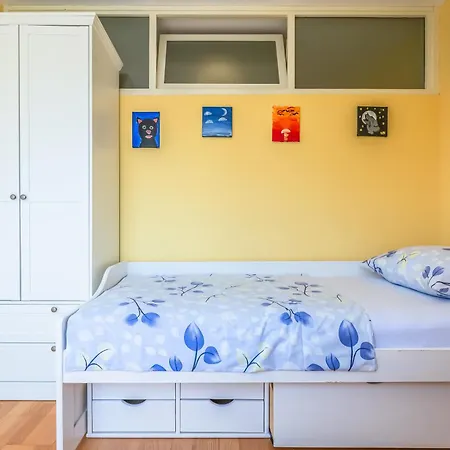 Apartment Yellow Duck - Center Makarska